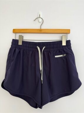 Vuori Clementine 2.0 Short Ink? Size Medium 4” Inseam Indigo
